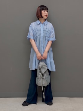 「KBF（ケイビーエフ）のターンナップシャーリングミニワンピース（ワンピース、ブルー系）」を使った、まこぴさん（レディース・161cm）の夏コーディネート