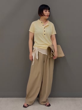 「KBF（ケイビーエフ）のリネンミックスWIDEコクーンパンツ（その他パンツ、ベージュ系）」を使った、まこぴさん（レディース・161cm）の夏コーディネート