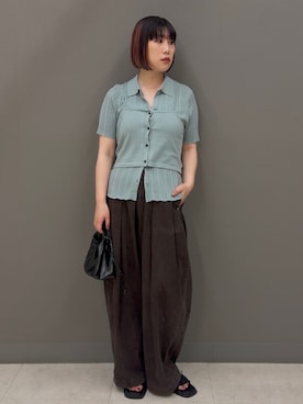 「KBF（ケイビーエフ）のユーズドライクタックWIDEパンツ（その他パンツ、ブラウン系）」を使った、まこぴさん（レディース・161cm）の夏コーディネート
