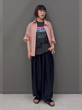 「KBF（ケイビーエフ）のシアーフォルムシャツ（シャツ/ブラウス、ピンク系）」を使った、まこぴさん（レディース・161cm）の夏コーディネート