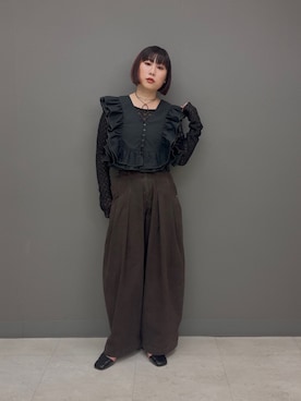 「KBF（ケイビーエフ）のシュリンクレーストップス（Tシャツ/カットソー、ブラック系）」を使った、まこぴさん（レディース・161cm）の春コーディネート