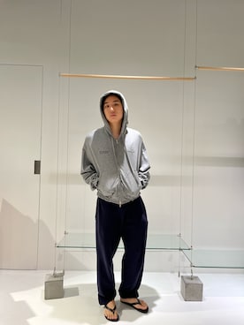 「SHINYAKOZUKA（シンヤコヅカ）のSHINYA KOZUKA/シンヤコズカ/ORDINARY OLD STYLE ZIP HOODIE（パーカー、グレー系）」を使った、gdn_taiyoさん（メンズ・174cm）の夏コーディネート