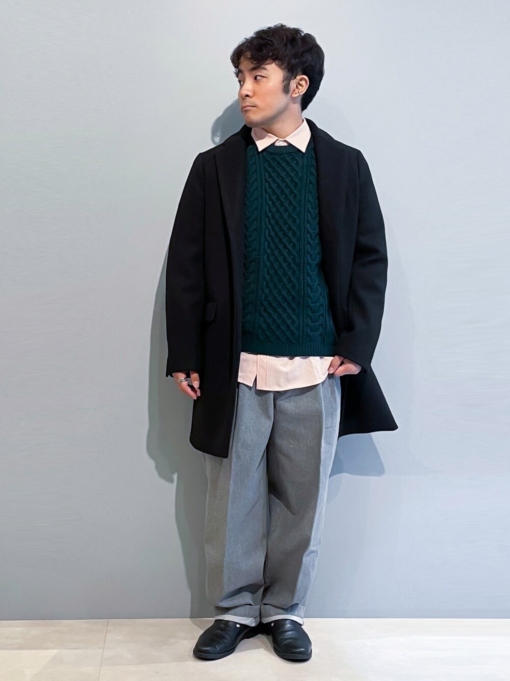 「おでかけ、ほめられ本命コーデ、ロングコート、チェスターコート、レイヤードスタイル、大人カジュアル、冬コーデ、カジュアルコーデ、メンズコーデ、THESHOPTK、お洒落さんとつながりたい、いいね、save、フォローお願いします🤑」｜「THE SHOP TK の【マシンウォッシャブル/ON OFF対応】メルトンチェスターコート（チェスターコート、ブラック系）」を使った、KAIさん（メンズ・163cm）の冬コーディネートの1枚目の写真