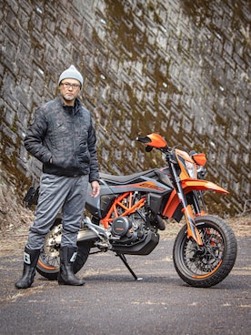 「WorkmanのWorkman サーマルニットプルオーバー size:L（トップス、ブラック系）」を使った、KOHEI さん（メンズ・180cm）の春コーディネート