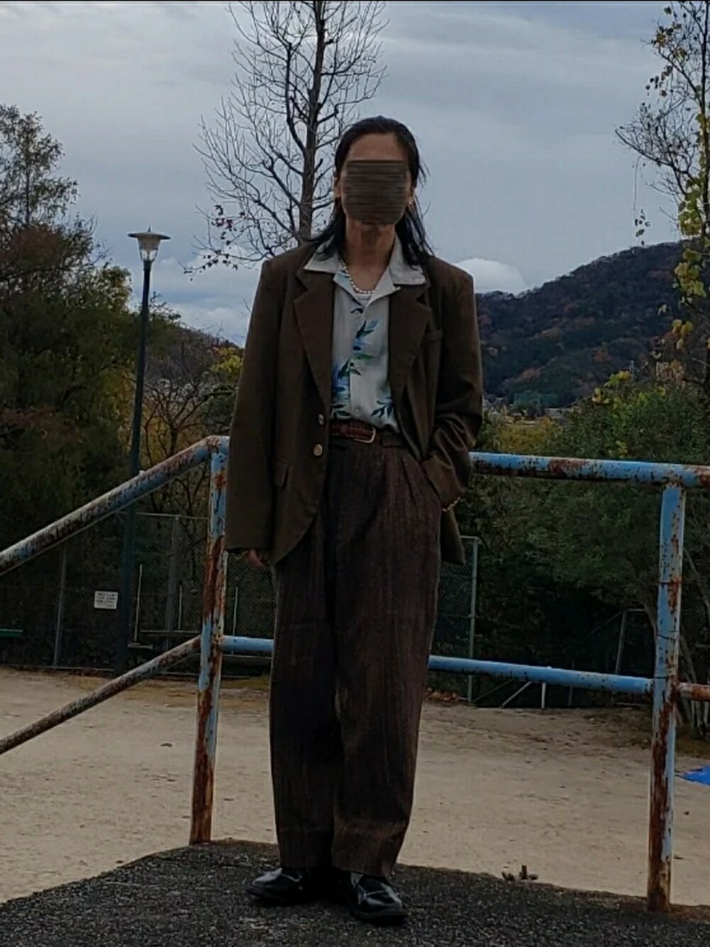 「きれいめカジュアル、レトロコーデ、テーラードジャケット、ジャケットスタイル、メンズファッション、お洒落さんとつながりたい、いいね、save、フォローお願いします🤑、タックイン、柄シャツ、春、お出かけコーデ、今日のコーデ、大人カジュアル、休日コーデ、低身長コーデ」｜「INTERPLAYの【INTERPLAY x TAKERU】クラシカル シングル ストライプ ジャケット（テーラードジャケット、グリーン系）」を使った、jerkybobさん（メンズ・165cm）の夏コーディネートの1枚目の写真