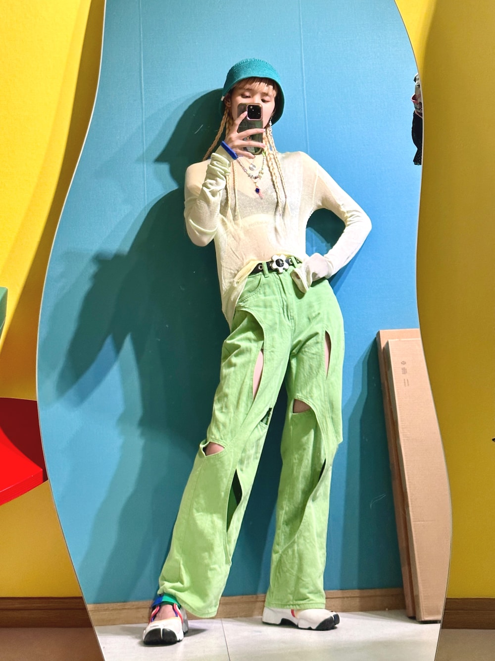 「夏コーデ、カラフル、カラフルコーデ、サマーニット、休日スタイル、パンツコーデ」｜「PAMMのアイテム（トップス、イエロー系）」を使った、yukasai0129さん（レディース・163cm）の夏コーディネートの1枚目の写真