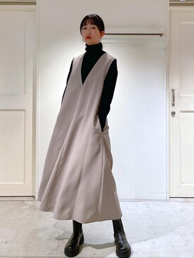 「Ｖネック」｜「アイテム（ジャンパースカート）」を使った、fukaさん（レディース・165cm）の秋コーディネート