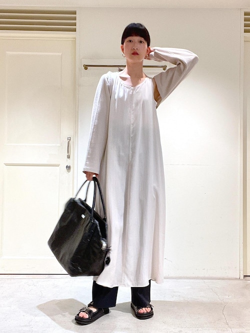 【ROPÉ】サテン風ノースリーブワンピース ROPÉ】サテン風ノースリーブワンピース