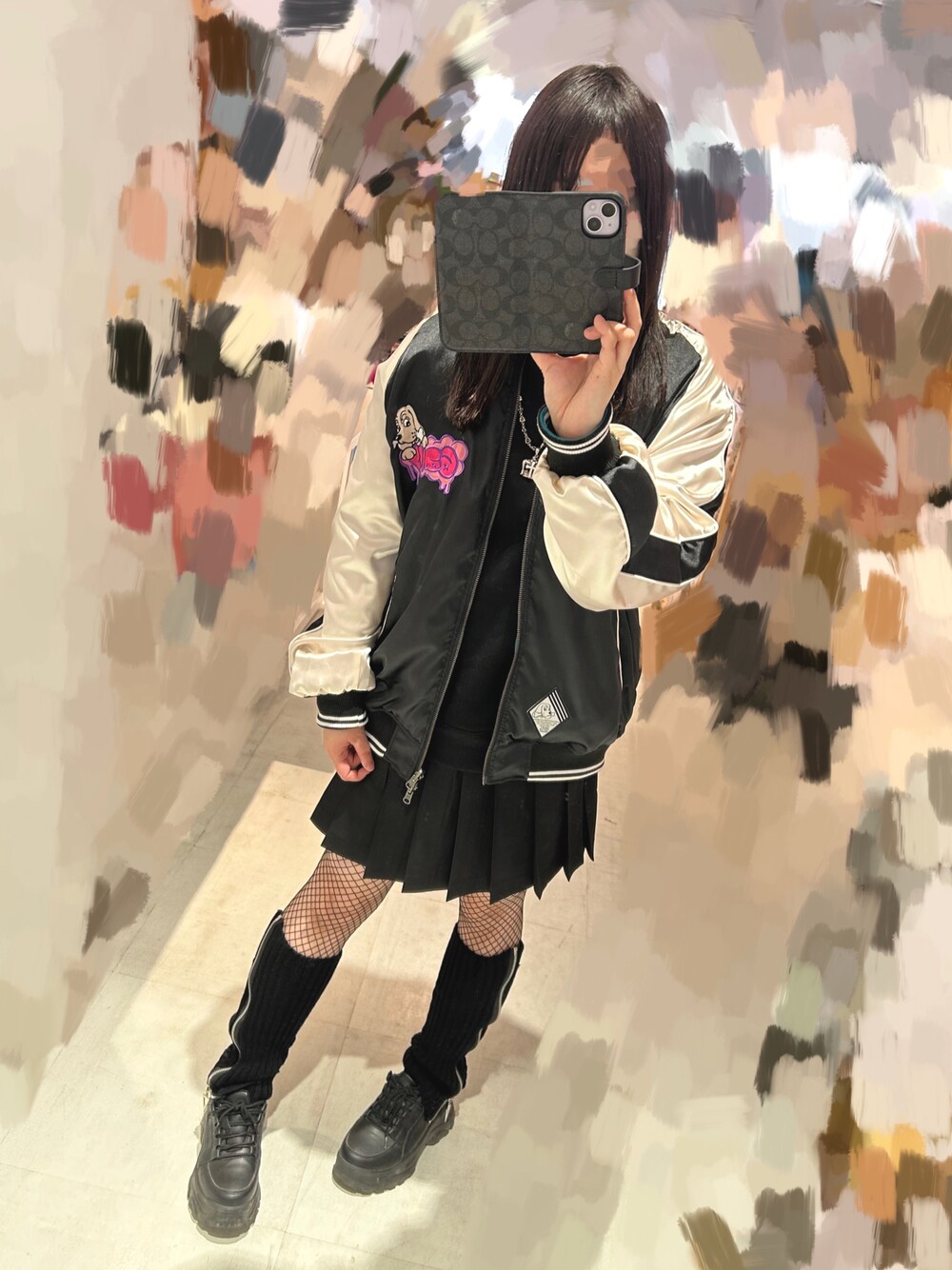 「春コーデ、サブカル、サブカル女子、レッグウォーマー、GALFY、黒、ブラック、ブラックコーデ」｜「SHEINのアイテム（レッグウォーマー、ブラック系）」を使った、まほさん（骨格ウェーブ・レディース・159cm）の春コーディネートの1枚目の写真