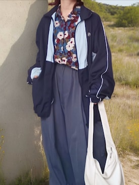 「MONO-MART LADY'S（モノマートレディース）のナイロンワンポイント刺繍 配色デザイントラックブルゾン（ナイロンジャケット、ブルー系）」を使った、shominnohoshiさん（レディース・146cm）の春コーディネート