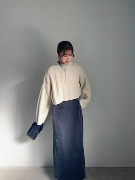 「ベロアスカート」｜「アイテム（アクセサリー）」を使った、YUAさん（レディース・162cm）の秋コーディネート