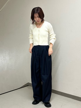 「ショート丈トップス」｜「アイテム（スリッポン）」を使った、YUAさん（レディース・162cm）の秋コーディネート