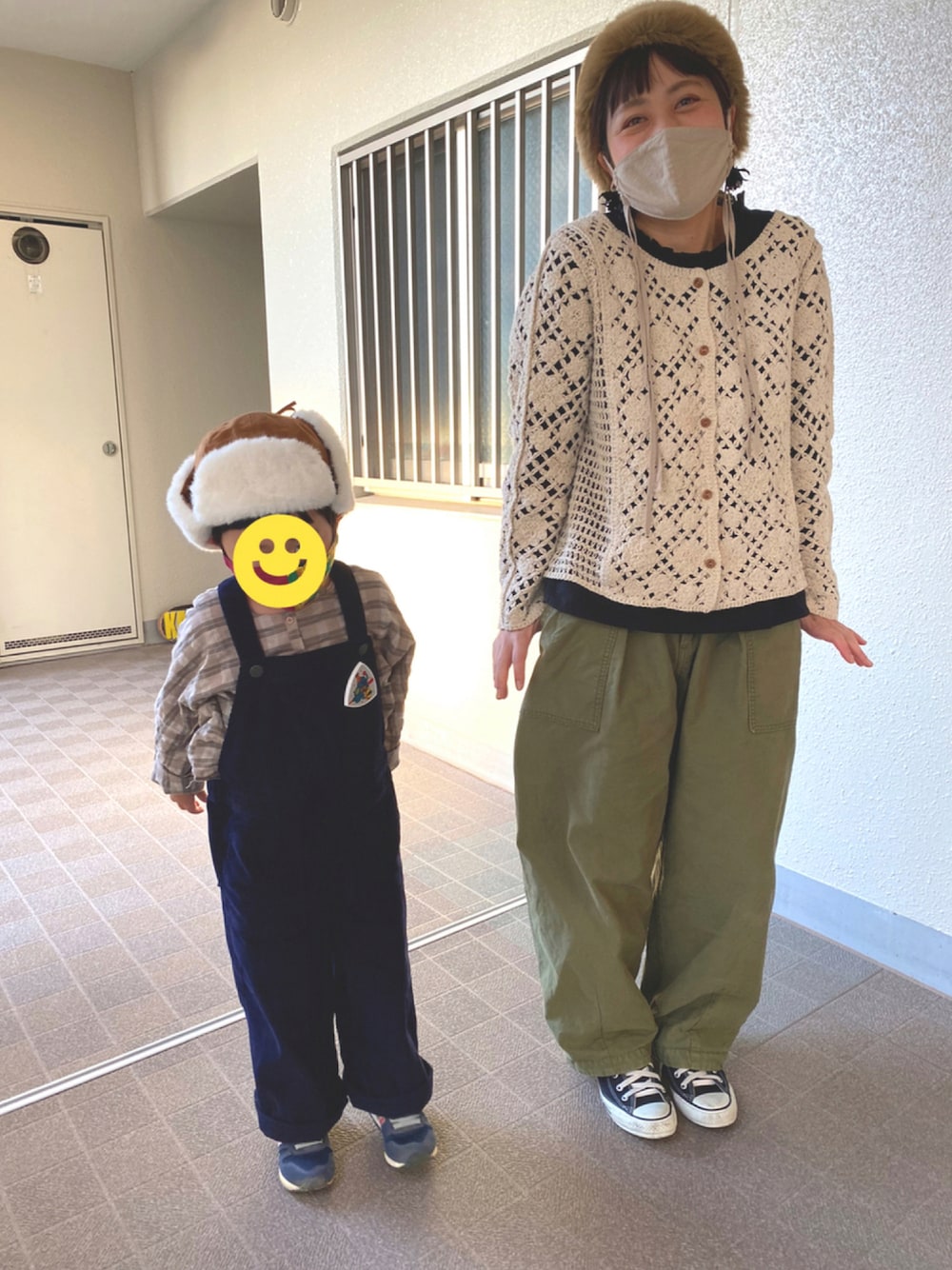 「スニーカー、コンバース、ヘアバンド、秋のコーデ、キッズコーデ、studio clip、今日のコーデ、スタディオクリップ(studio CLIP)、キッズコーデ #男の子、ヘアバンド女子」｜「studio CLIPのシャーリングレースブラウス（シャツ/ブラウス、ブラック系）」を使った、みこたろおさん（レディース・155cm）の秋コーディネートの1枚目の写真
