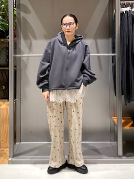 「niko and...（ニコアンド）のエアバルーンダブルZIPパーカー（パーカー、グレー系）」を使った、hanaさん（レディース・160cm）の秋コーディネート