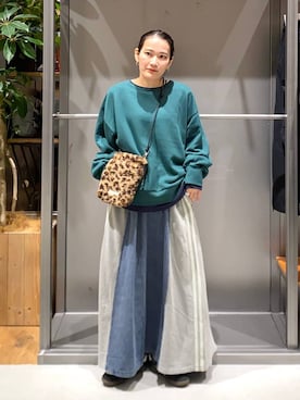 「niko and...（ニコアンド）のレイヤーライクスウェットプルオーバー（スウェット、グリーン系）」を使った、hanaさん（レディース・160cm）の秋コーディネート
