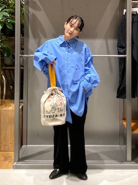 「niko and...（ニコアンド）のケアイージーアソートBOYシャツ（シャツ/ブラウス、ブルー系）」を使った、hanaさん（レディース・160cm）の秋コーディネート