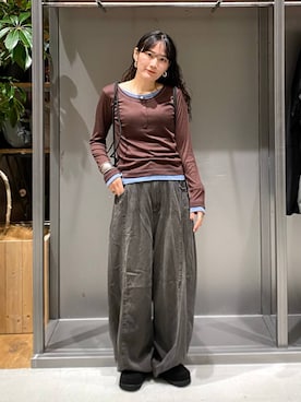 「niko and...（ニコアンド）のヘンリーネックレイヤードＴシャツ（Tシャツ/カットソー、ブラウン系）」を使った、hanaさん（レディース・160cm）の夏コーディネート