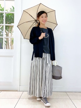「アイテム（長傘、ホワイト系）」を使った、Osawaさん（レディース・156cm）の夏コーディネート