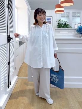 「Dessin（デッサン）の【洗える】シャーリングネックチュニックシャツ（チュニック、ホワイト系）」を使った、Osawaさん（レディース）の春コーディネート