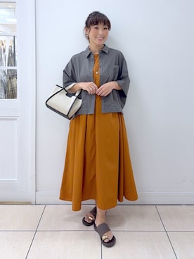 「Dessin（デッサン）のタックヘム クロップドシュリンクシャツ（シャツ/ブラウス、グレー系）」を使った、Osawaさん（レディース）の夏コーディネート