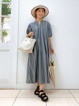 「アイテム（長傘、ホワイト系）」を使った、Osawaさん（レディース・156cm）の夏コーディネート