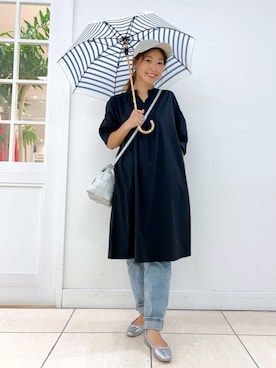 「アイテム（長傘、ブルー系）」を使った、Osawaさん（レディース・156cm）の夏コーディネート