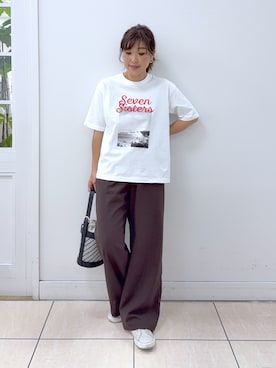 「Dessin（デッサン）の【ユニセックス/洗える】オーガニックロゴTシャツ（Tシャツ/カットソー、ホワイト系）」を使った、Osawaさん（レディース）の夏コーディネート