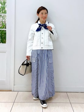 「アイテム（デニムジャケット、ホワイト系）」を使った、Osawaさん（レディース・156cm）の冬コーディネート