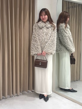 「CAPRICIEUX LE'MAGE（カプリシューレマージュ）の【低身長サイズあり】ベロアIラインスカート（スカート）」を使った、yu _lemageさん（レディース・167cm）の秋コーディネート