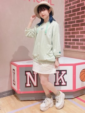「ロゴパーカー」｜「アイテム（帽子）」を使った、PINK-latte（PINK-latte本部）さん（レディース・146cm）の春コーディネート