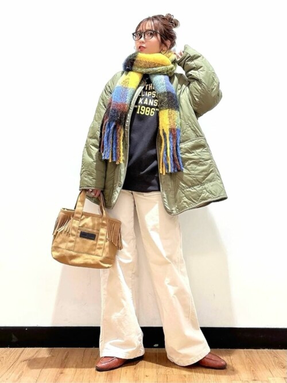 「マフラー、リバーシブル、タウンユース、楽チンコーデ、冬アウター、骨格ウェーブ」｜「Right-onの【HONEYSUCKLE ROSE】リバーシブルボアブルゾン（ブルゾン、グリーン系）」を使った、Rightonさん（レディース・157cm）の冬コーディネートの1枚目の写真