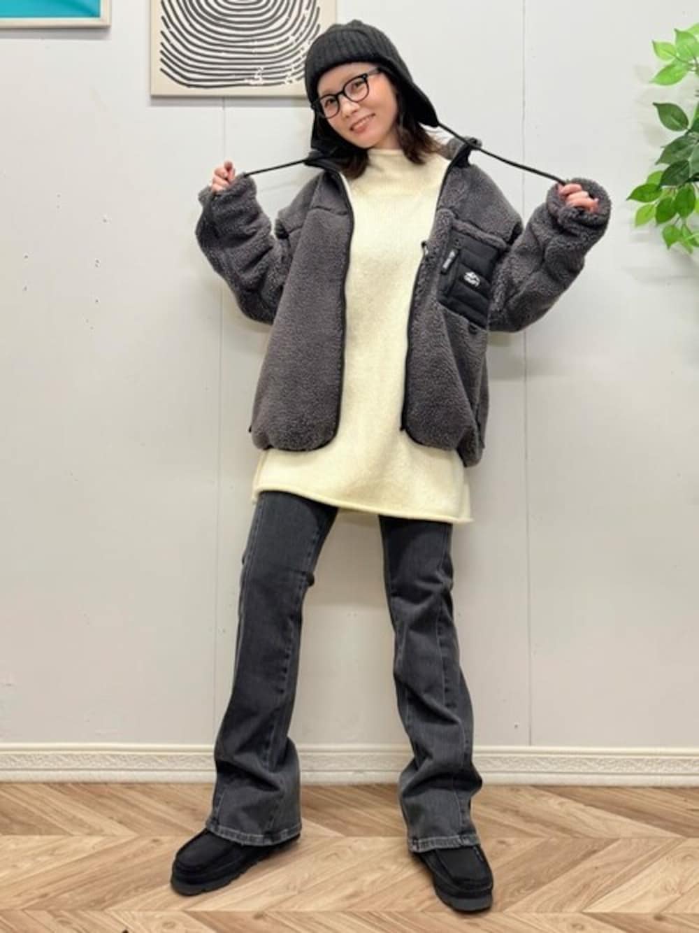 「カジュアル、もこもこ、休日コーデ、シンプルコーデ、モノトーンコーデ、ママコーデ、冬アウター、30代コーデ」｜「CAMP7の【CAMP7】スタンドボアジャケット（ブルゾン、ブラック系）」を使った、Rightonさん（レディース・158cm）の冬コーディネートの1枚目の写真