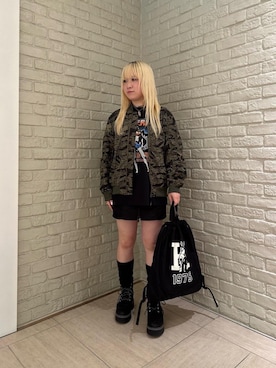 「HYSTERIC GLAMOUR（ヒステリックグラマー）のHYSTERIC TIMES ナップサック（バックパック/リュック、ブラック系）」を使った、shi0ri68さん（レディース）の春コーディネート