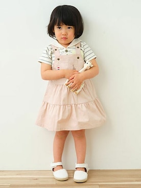 「Sophie la girafe（ソフィーラジラフ）のアイテム（トップス）」を使った、kladskap　クレードスコープさん（キッズ・89cm）の春コーディネート