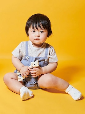 「Sophie la girafe（ソフィーラジラフ）のアイテム（ソックス/靴下）」を使った、kladskap　クレードスコープさん（キッズ・75cm）の春コーディネート