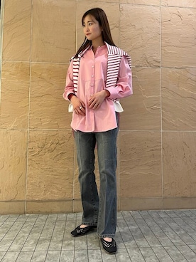 「Wrangler」｜「アイテム（その他シューズ）」を使った、新家さん（レディース・164cm）の冬コーディネート