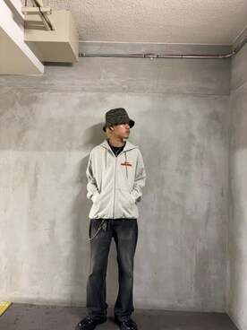 「HYSTERIC GLAMOUR（ヒステリックグラマー）のHEAVY HYSTERIC パーカー（パーカー、グレー系）」を使った、taichiさん（メンズ・174cm）の秋コーディネート