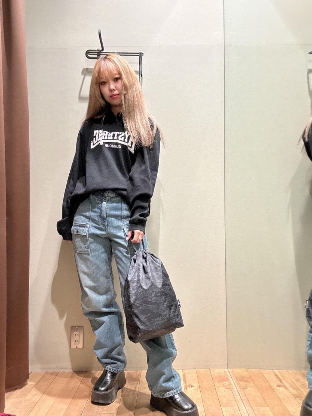 美品☆HYSTERIC GLAMOUR 総ロゴ レザー ポーチ オゾン 日本製 美品☆HYSTERIC GLAMOUR 総ロゴ レザー ポーチ オゾン 日本製 再