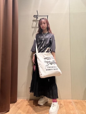 「アイテム（レッグウェア、ピンク系）」を使った、hzktoさん（レディース・161cm）の夏コーディネート