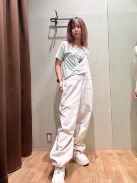 「アイテム（つなぎ/オールインワン、ホワイト系）」を使った、hzktoさん（レディース・161cm）の夏コーディネート