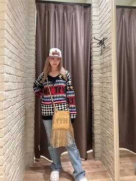 「HYSTERIC GLAMOUR（ヒステリックグラマー）のロゴスタッズ フリンジミニバッグ（ショルダーバッグ）」を使った、hzktoさん（レディース・161cm）の秋コーディネート