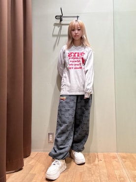 「HYSTERIC GLAMOUR（ヒステリックグラマー）のBAD ASS LOGO柄 スウェットパンツ（その他パンツ）」を使った、hzktoさん（レディース・161cm）の秋コーディネート
