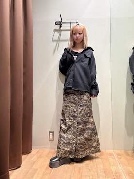 「HYSTERIC GLAMOUR（ヒステリックグラマー）のミリタリーロングスカート（スカート）」を使った、hzktoさん（レディース・161cm）の秋コーディネート