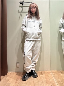 「アイテム（スウェットパンツ）」を使った、hzktoさん（レディース・161cm）の冬コーディネート