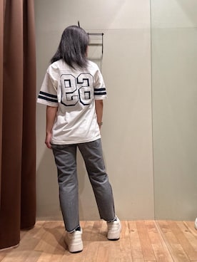 「HYSTERIC GLAMOUR（ヒステリックグラマー）のSNAKE LOOP 8分丈クラッシュデニムパンツ（デニムパンツ、ブラック系）」を使った、hzktoさん（レディース）の春コーディネート