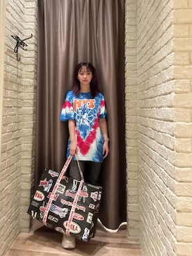 「HYSTERIC GLAMOUR（ヒステリックグラマー）のROCK CITY柄 ビッグトートバッグ（トートバッグ、ブラック系）」を使った、hzktoさん（レディース）の夏コーディネート