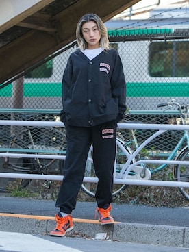 「NIKE」｜「アイテム（スウェットパンツ）」を使った、Revo.さん（メンズ・170cm）の春コーディネート