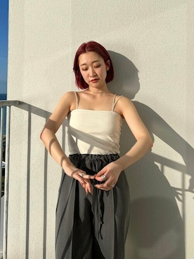「リラックスパンツ」｜「アイテム（スラックス）」を使った、SELECT MOCA SNAPさん（レディース・162cm）の春コーディネート