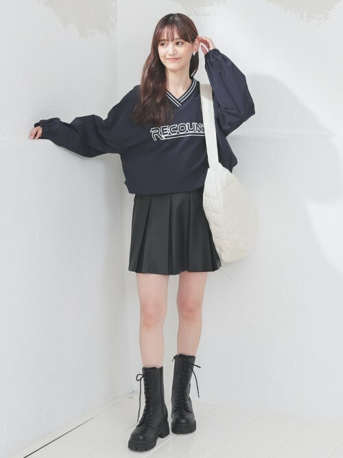 Honeys Online ShopハニーズさんのTシャツ/カットソー「【非フッ素撥水加工】ゲームシャツ(Honeys|ハニーズ)」を使ったコーディネート