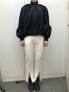 「スリットパンツ」｜「アイテム（ナイロンジャケット）」を使った、CPGGOLF officialさん（レディース・160cm）の春コーディネート